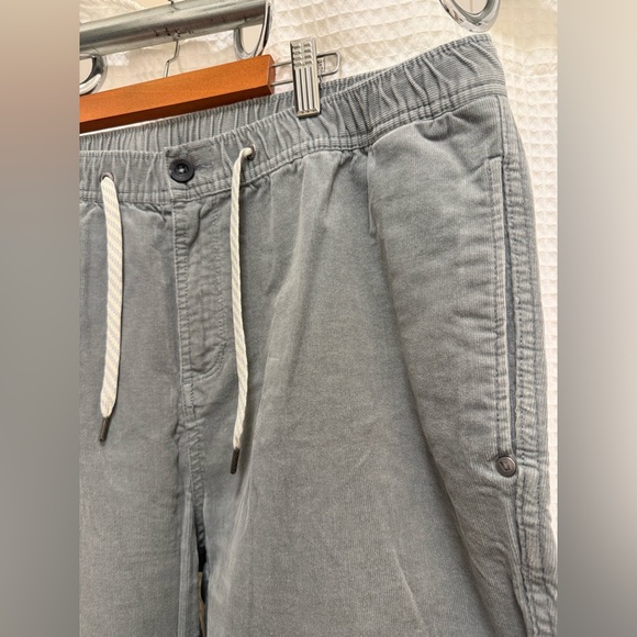 Vuori Men's Sage Green Jogger Corduroy  Pants - XL - Picture 5 of 8